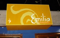 /album/galeria-de-fotos1/rotulo-cajeado-emilia-restaurante-jpg/